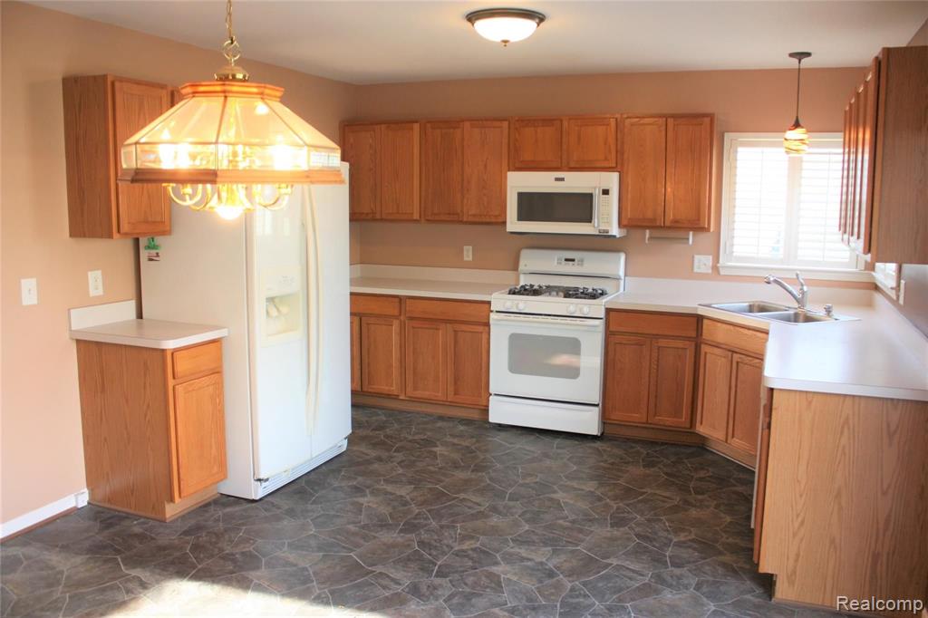 1886 River Road St. Clair, MI 48079 - Photo 6 of 24