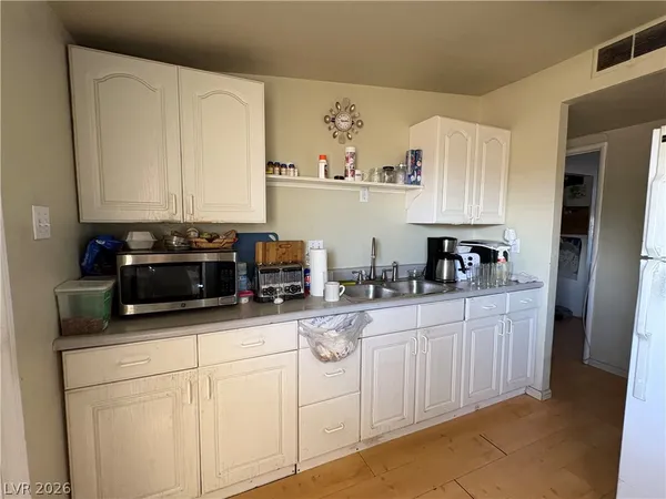 $340,000 | 229 Hillcrest Drive, Henderson, NV 89015