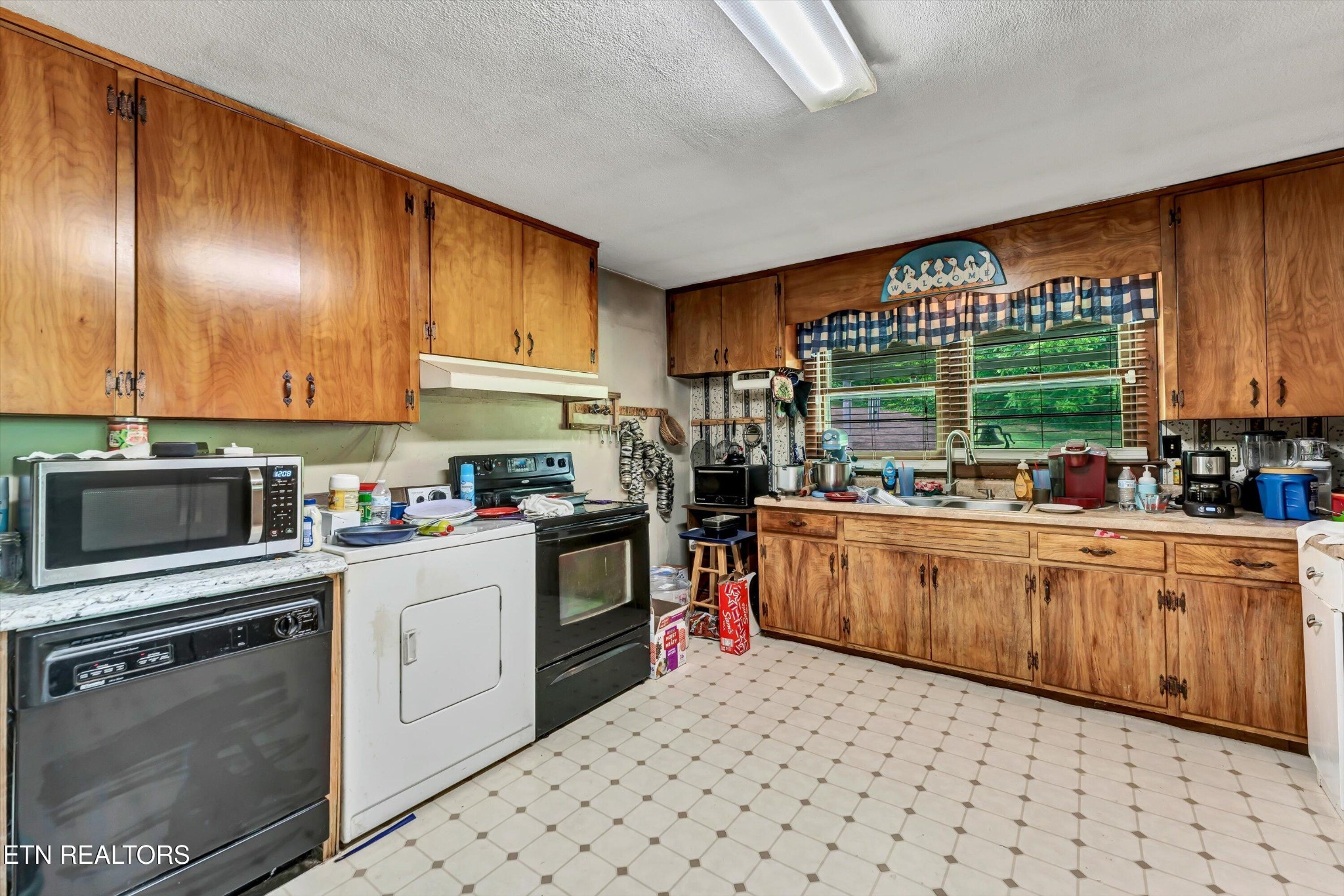 123 Sexton Lane Clinton, TN 37716 - Photo 13 of 41