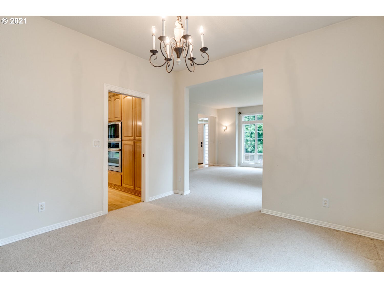 11620 Southwest Bull Mountain Road Tigard, OR 97224 - Photo 8 of 32 Gallery Image 8