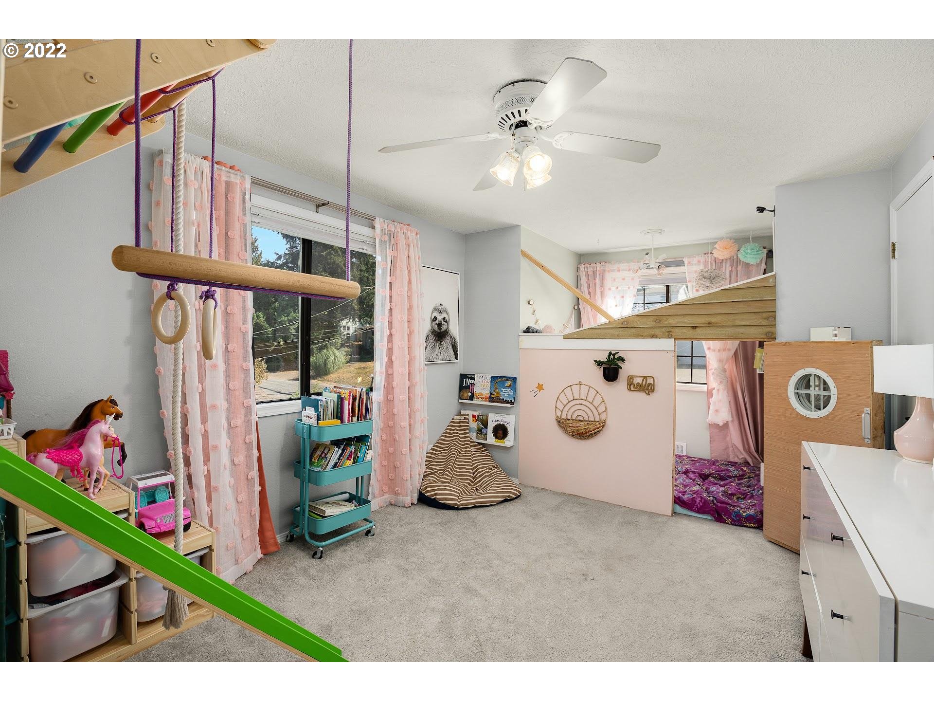 3923 Southwest Alice Street Portland, OR 97219 - Photo 19 of 31 Gallery Image 19