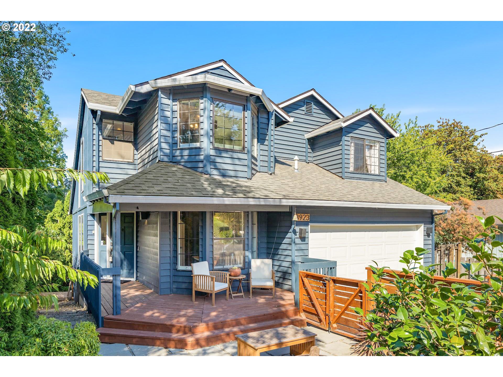 3923 Southwest Alice Street Portland, OR 97219 - Photo 2 of 31 Gallery Image 2