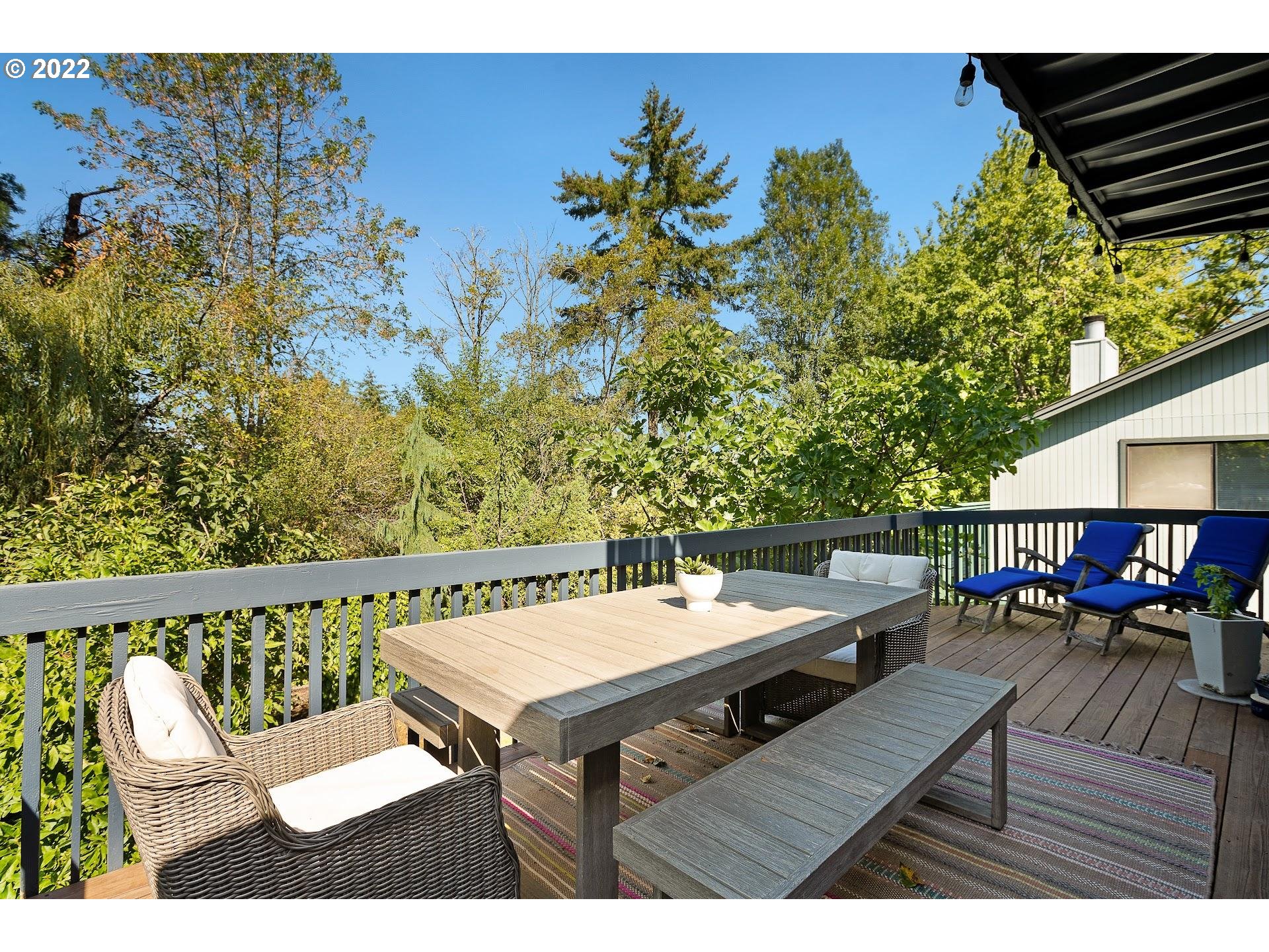 3923 Southwest Alice Street Portland, OR 97219 - Photo 25 of 31 Gallery Image 25