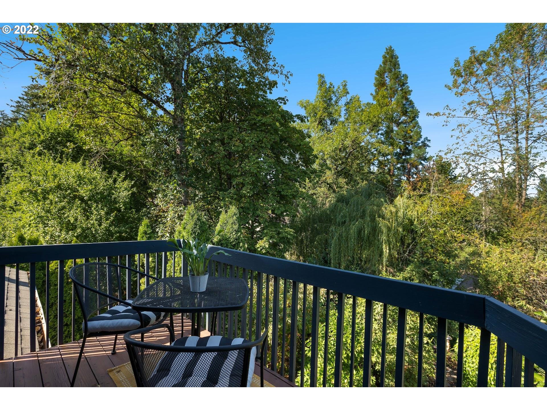 3923 Southwest Alice Street Portland, OR 97219 - Photo 26 of 31 Gallery Image 26