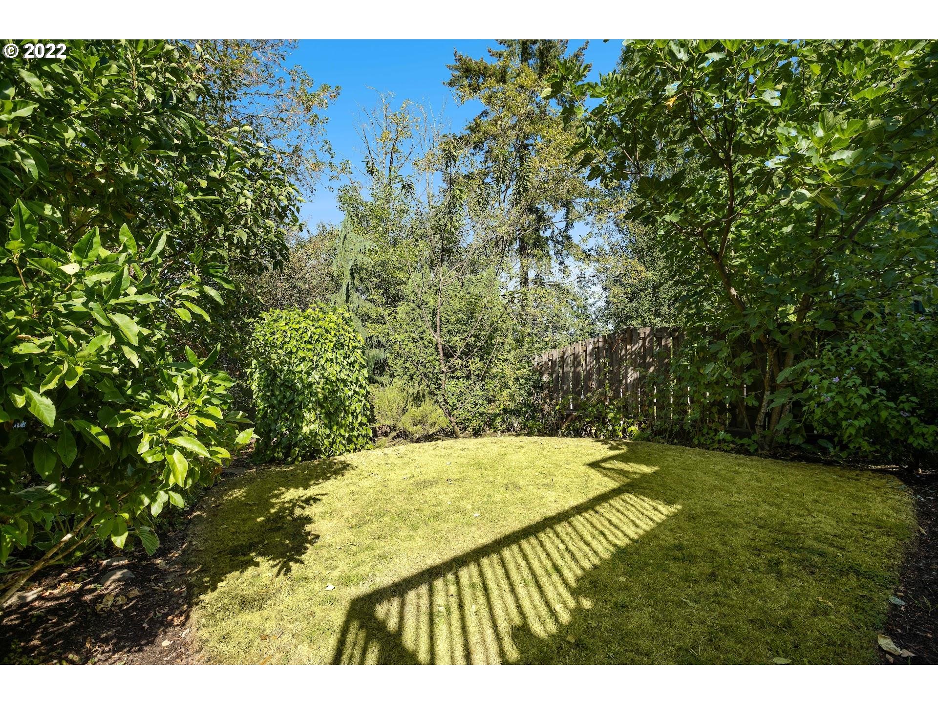 3923 Southwest Alice Street Portland, OR 97219 - Photo 27 of 31 Gallery Image 27