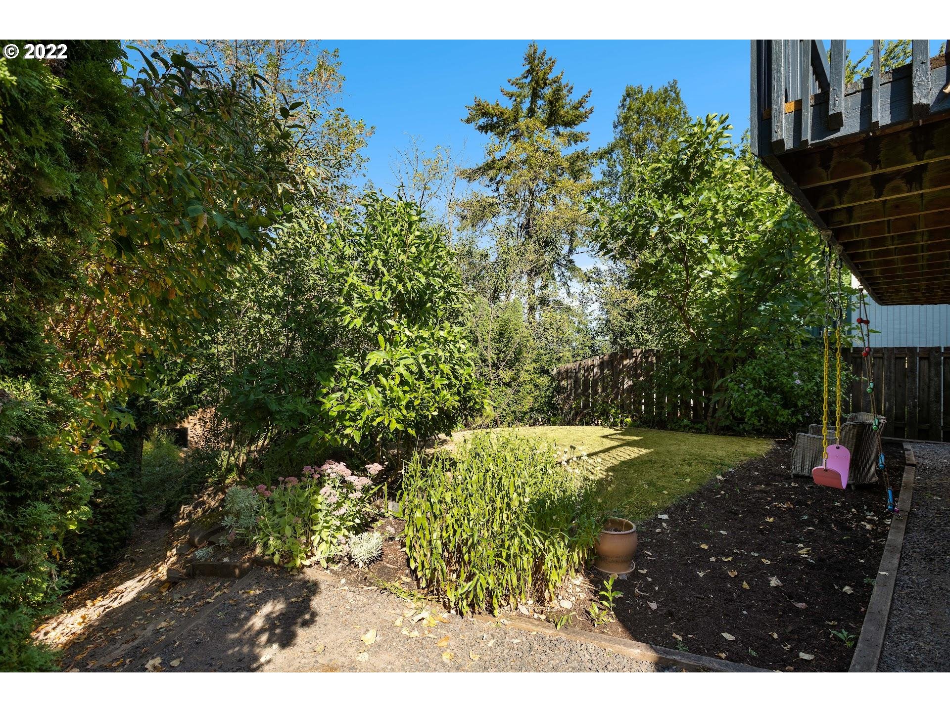 3923 Southwest Alice Street Portland, OR 97219 - Photo 28 of 31 Gallery Image 28