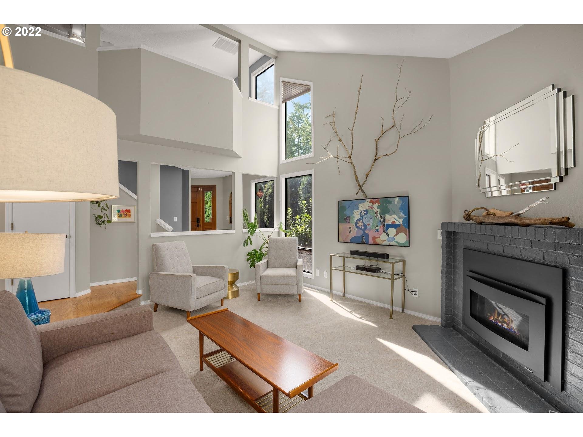 3923 Southwest Alice Street Portland, OR 97219 - Photo 3 of 31 Gallery Image 3
