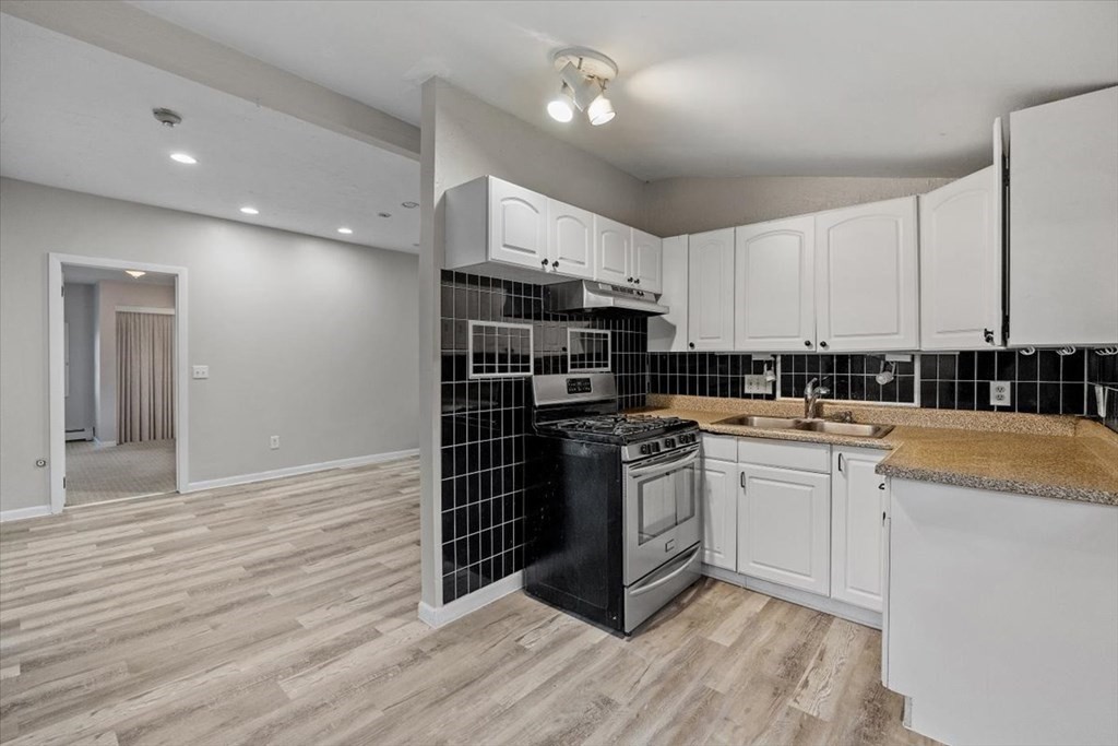 14 Overlook Road Weymouth, MA 02189 - Photo 9 of 24 Gallery Image 9
