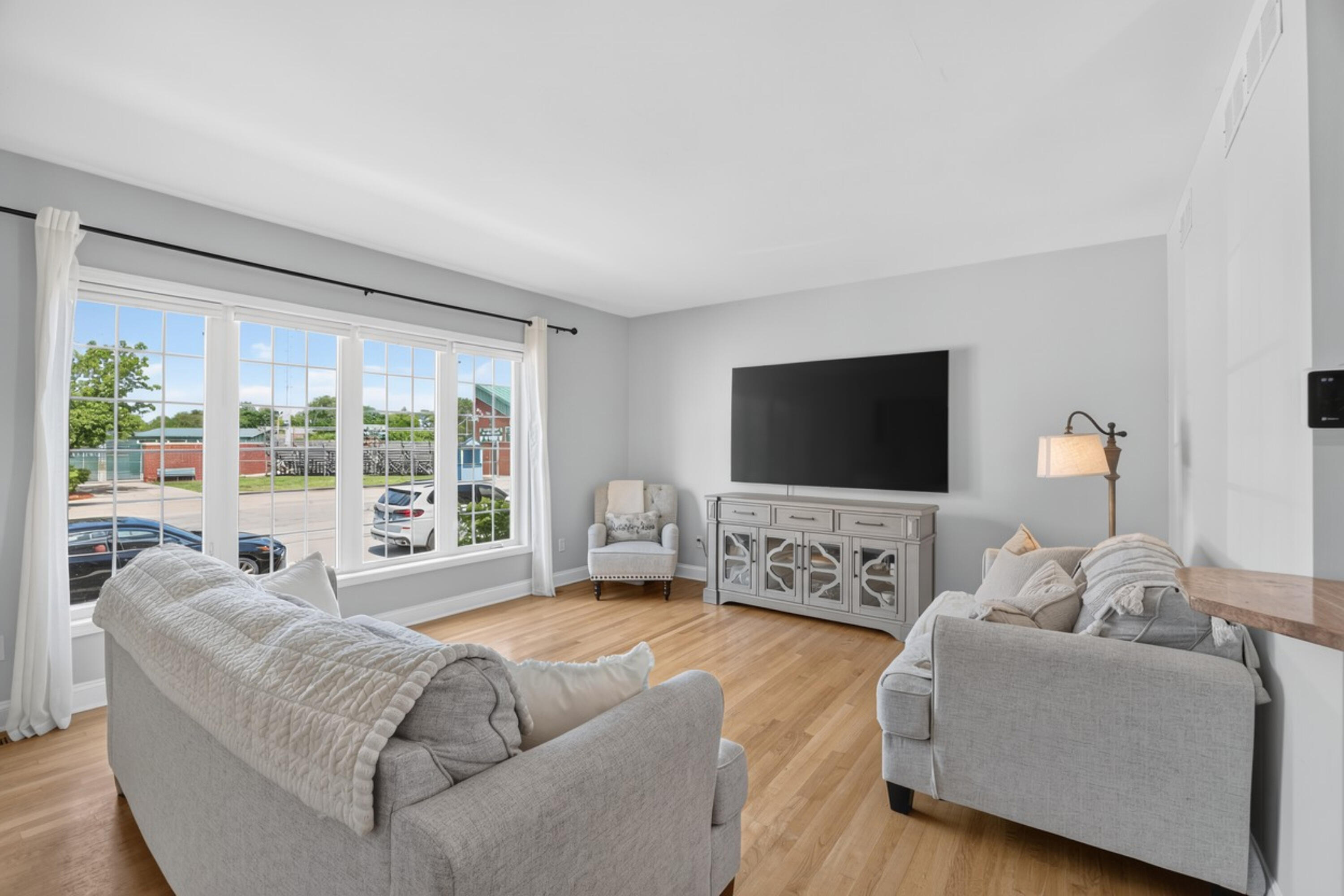 1600 Center Street Whiting, IN 46394 - Photo 12 of 48 3000x2000