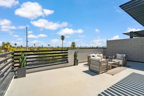 $764,900 | 377 East Windsor Avenue, Unit 13, Phoenix, AZ 85004