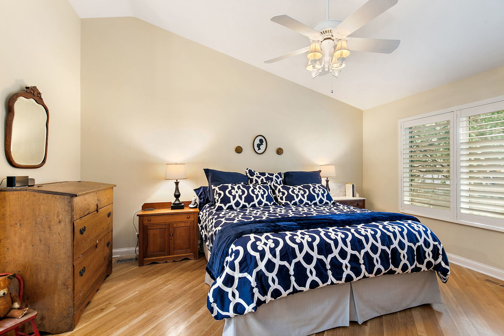 802 Shoreline Road Lake Barrington, IL 60010 - Photo 24 of 48 Gallery Image 24