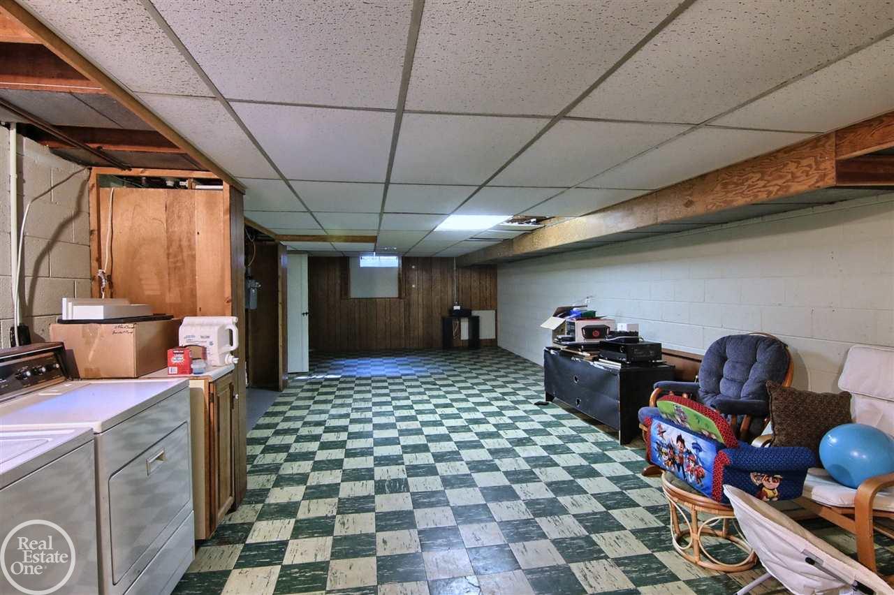 85 Stephens Road Grosse Pointe, MI 48236 - Photo 28 of 33 31326617-27.JPG