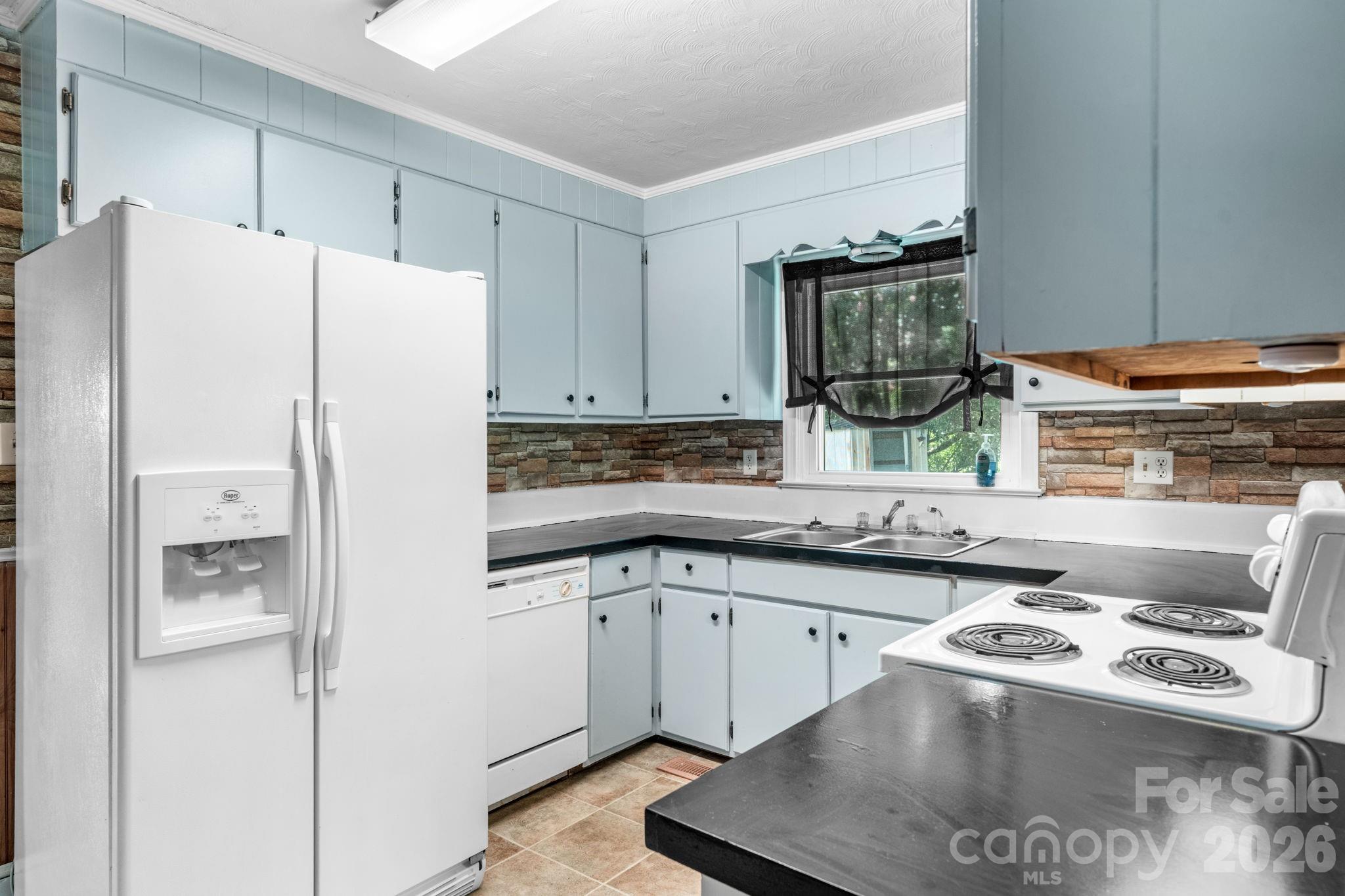 296 Pine Mountain Road Hudson, NC 28638 - Photo 11 of 30 Gallery Image 11
