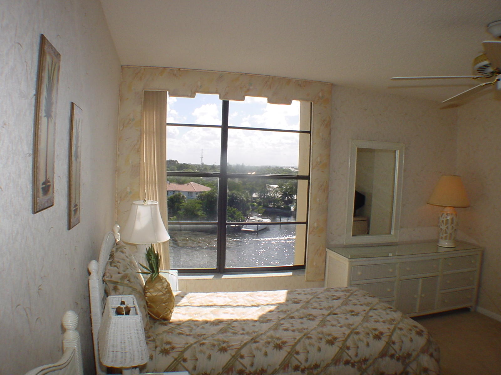 22 Royal Palm Way, Unit 604 Boca Raton, FL 33432 - Photo 15 of 46 DSC00556