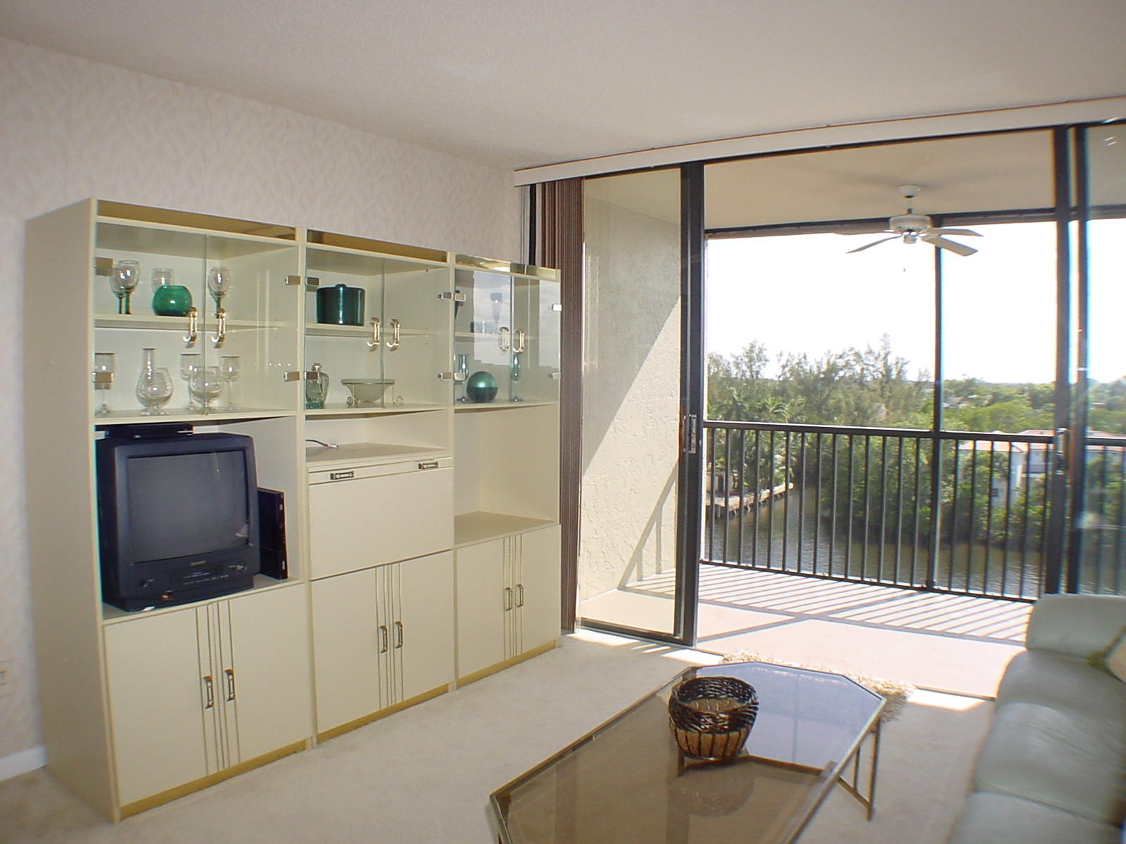 22 Royal Palm Way, Unit 604 Boca Raton, FL 33432 - Photo 21 of 46 DSC00571