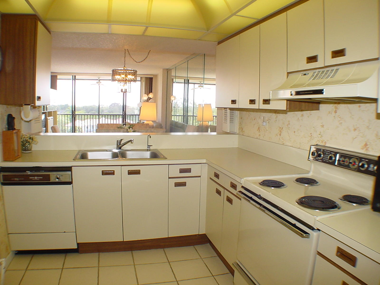 22 Royal Palm Way, Unit 604 Boca Raton, FL 33432 - Photo 4 of 46 DSC00536