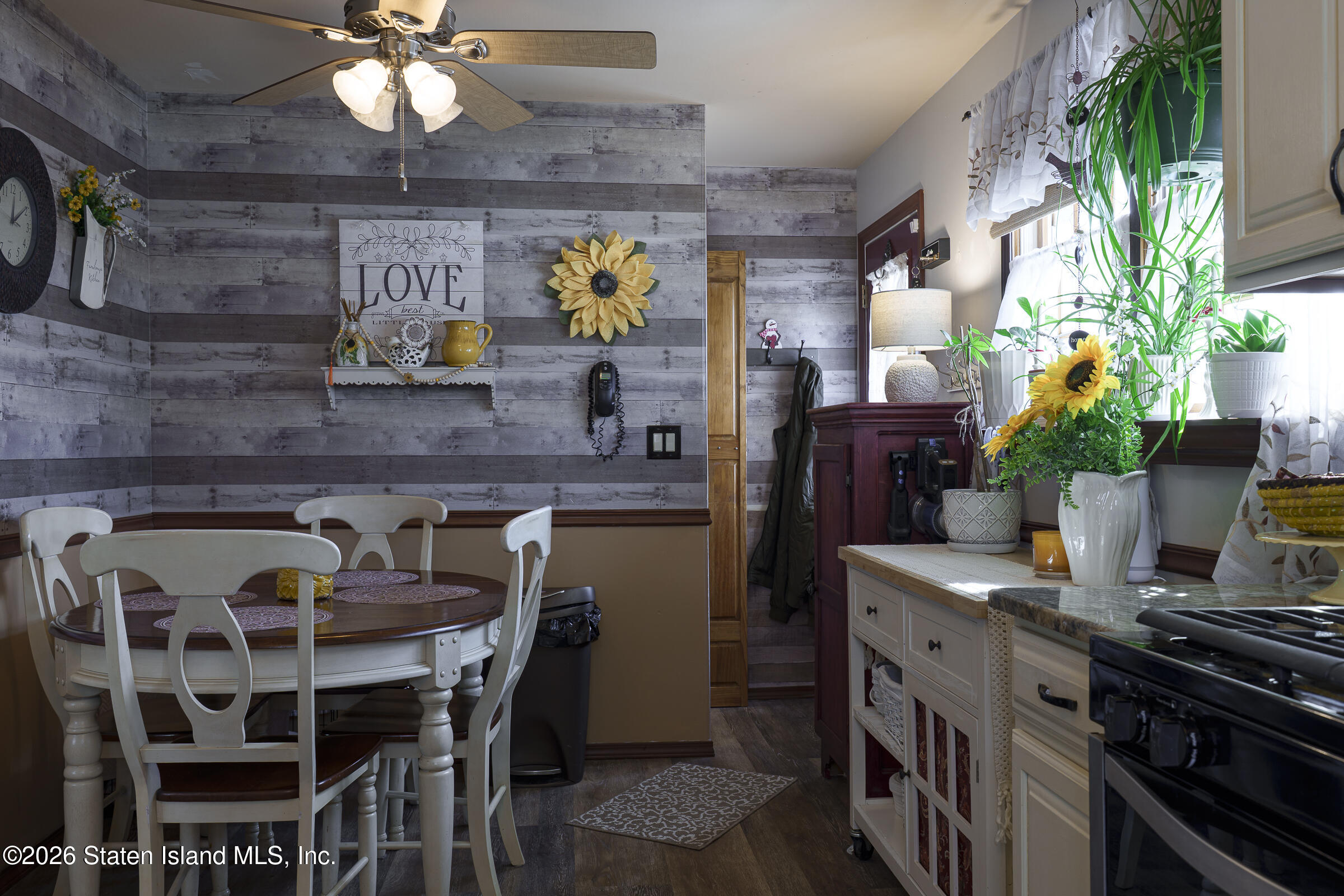 110 Sycamore Street Staten Island, NY 10308 - Photo 16 of 24 Kitchen