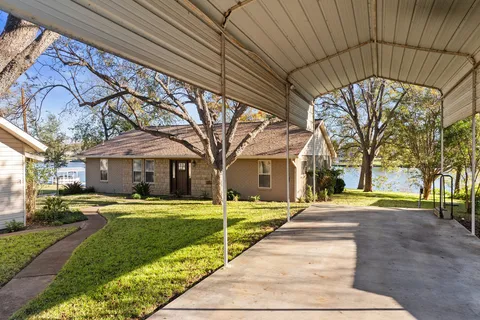 $2,000,000 | 1922 Purple Sage Lane, Kingsland, TX 78639