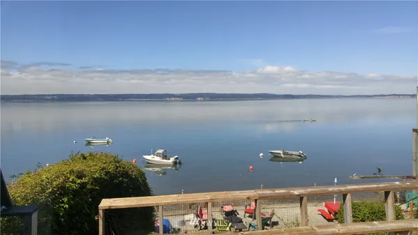 $1,700 | 19014 Soundview Drive Northwest, Stanwood, WA 98292