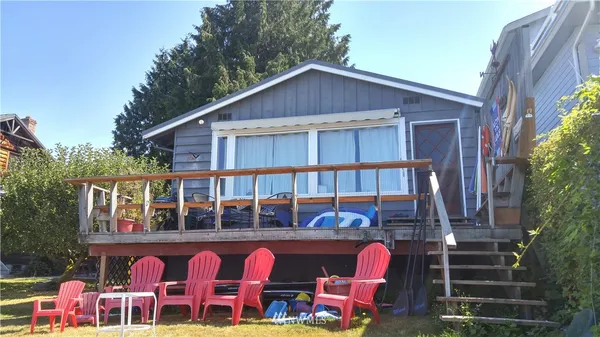 $1,700 | 19014 Soundview Drive Northwest, Stanwood, WA 98292