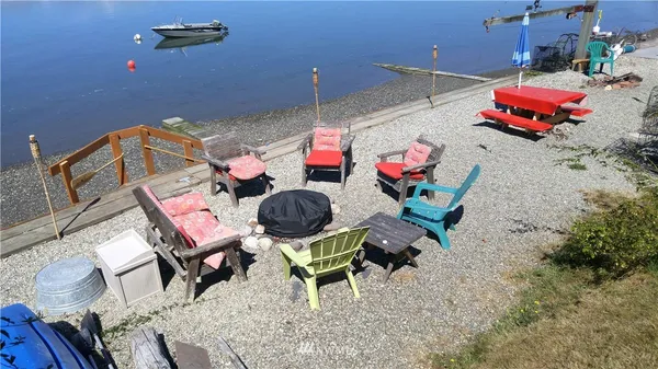 $1,700 | 19014 Soundview Drive Northwest, Stanwood, WA 98292