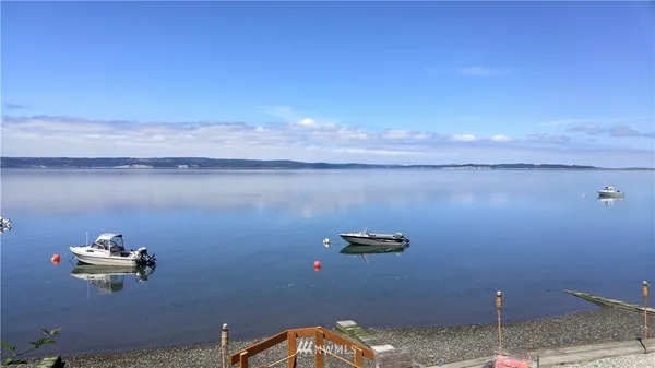 $1,700 | 19014 Soundview Drive Northwest, Stanwood, WA 98292