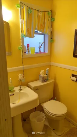 $1,700 | 19014 Soundview Drive Northwest, Stanwood, WA 98292