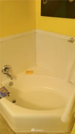 $1,700 | 19014 Soundview Drive Northwest, Stanwood, WA 98292