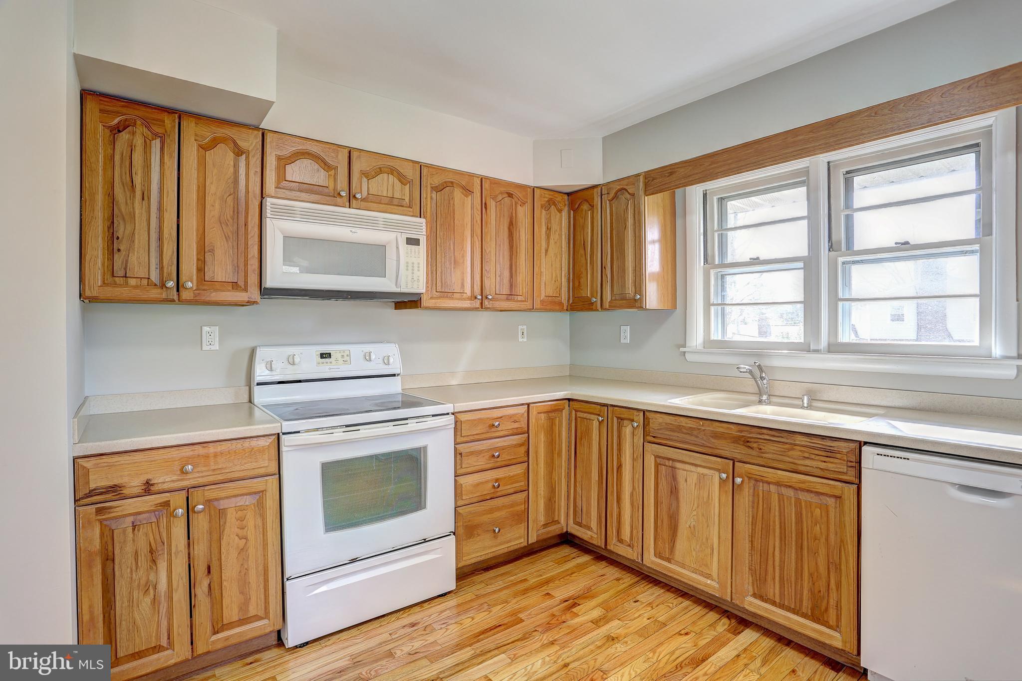 9117 Dunloggin Road Ellicott City, MD 21042 - Photo 8 of 37 Kitchen