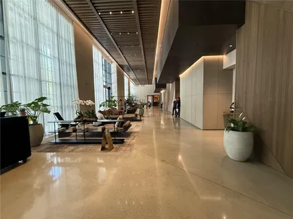 $1,700,000 | 159 Northeast 6th Street, Unit 4016, Miami, FL 33132