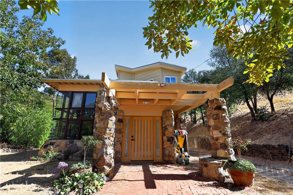 2914 South Foose Road Malibu, CA 90265 - Photo 1 of 37