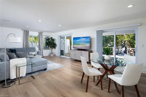 $570,000 | 1595 Curlew Avenue, Unit 4, Naples, FL 34102