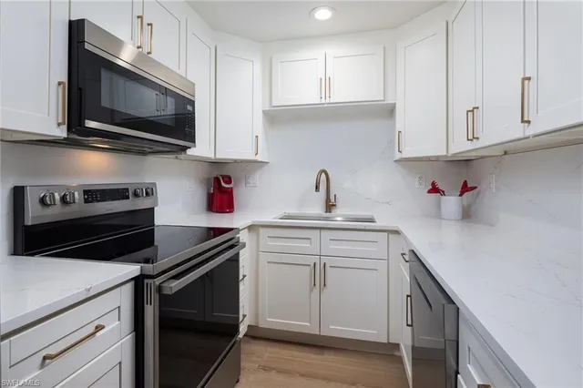 $595,000 | 1595 Curlew Avenue, Unit 4, Naples, FL 34102