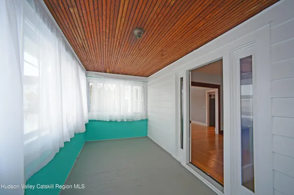 a view of backyard with garden