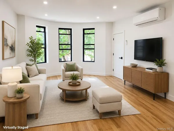 $3,900 | 133 Highland Place, Unit 2 | Highland Park