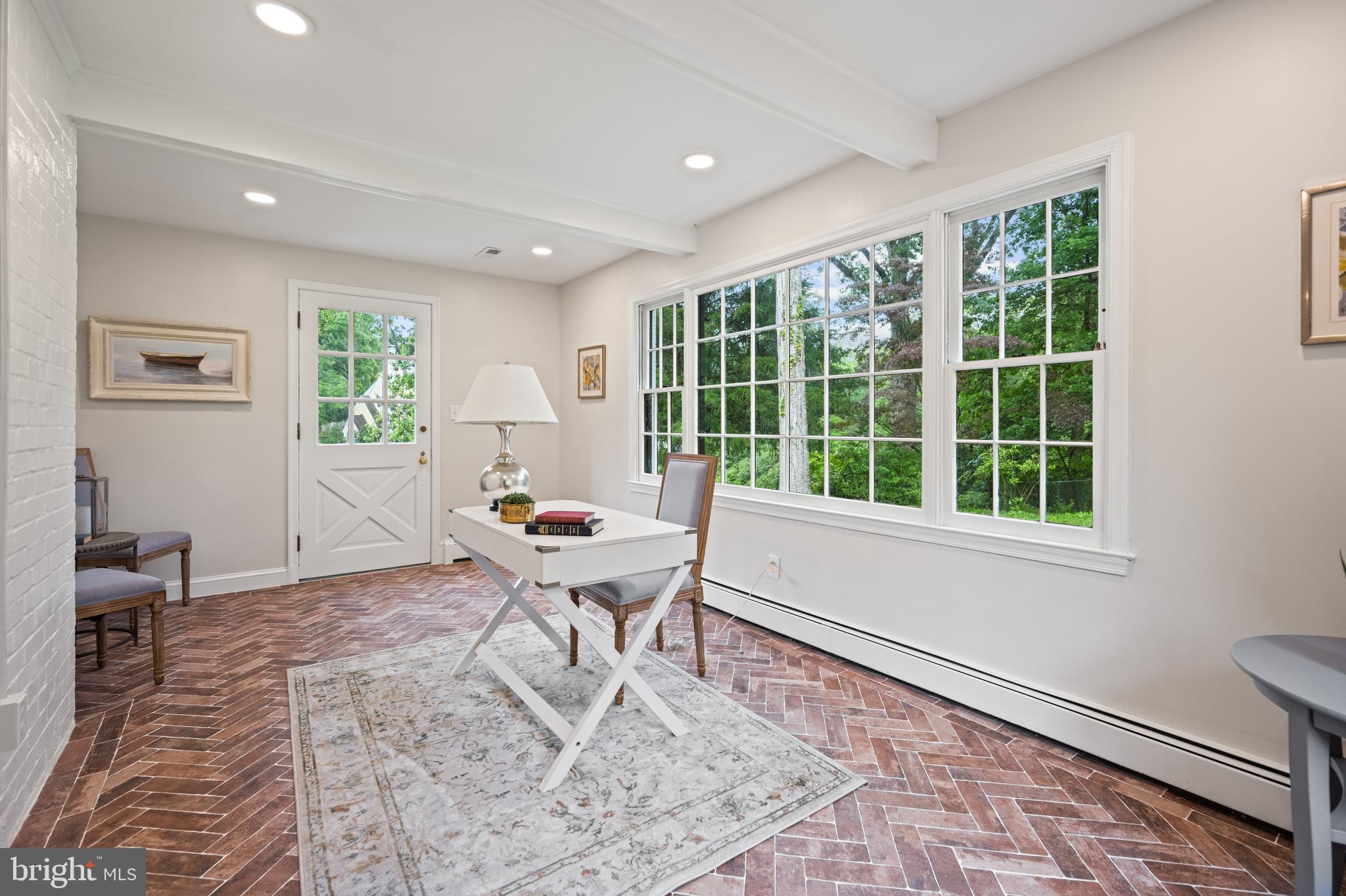 7819 Overbrook Road Ruxton, MD 21204 - Photo 34 of 80 a living room with a large window