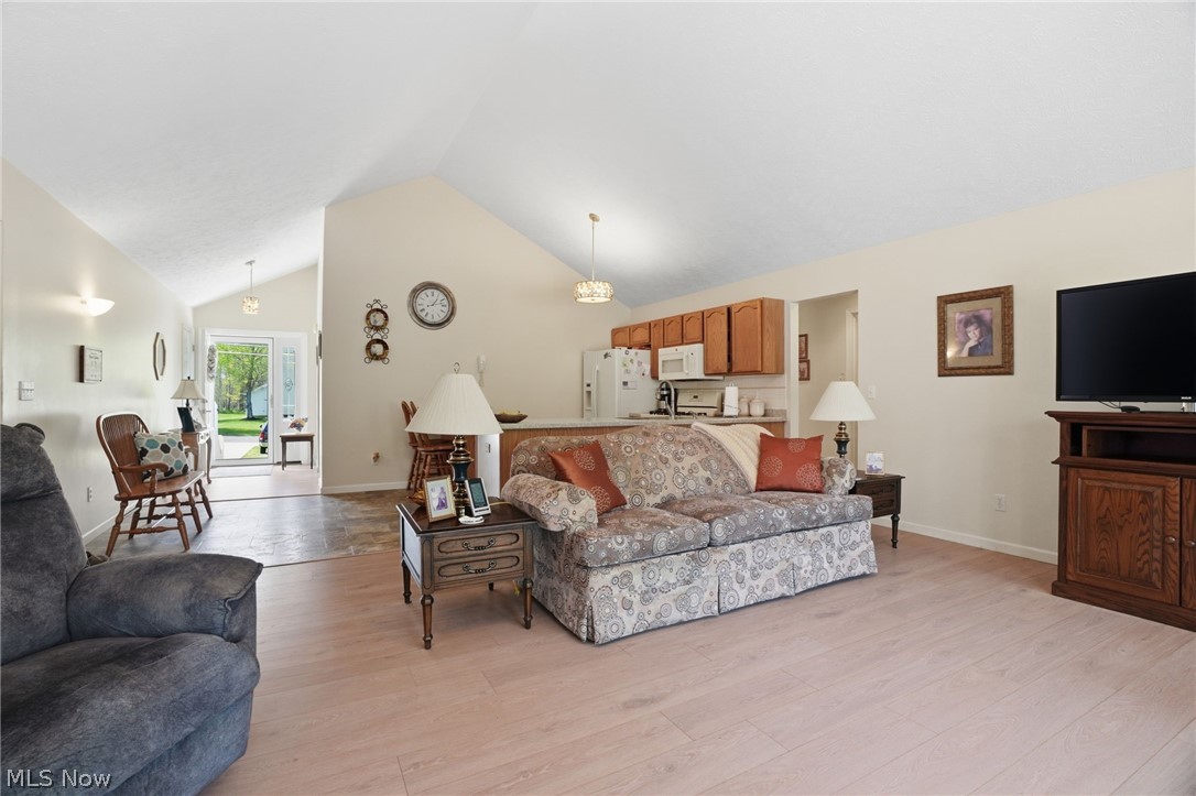 8047 Ravenna Road Painesville, OH 44077 - Photo 8 of 39