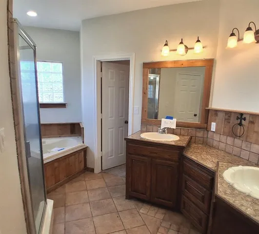 $369,500 | 301 County Road 5066, Leonard, TX 75452