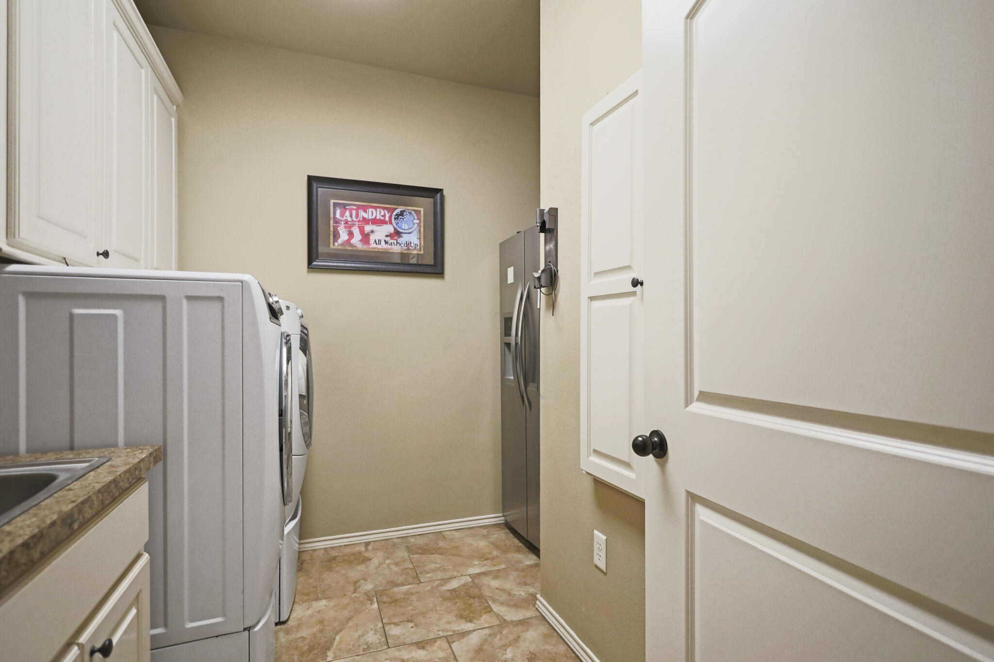 6005 93rd Street Lubbock, TX 79424 - Photo 24 of 31 a view of a hallway with elevator
