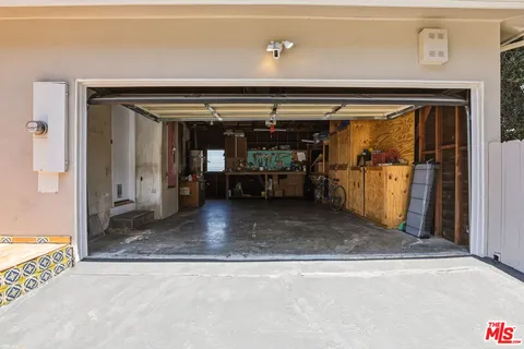 $1,899,000 | 2525 Ivanhoe Drive, Los Angeles, CA 90039