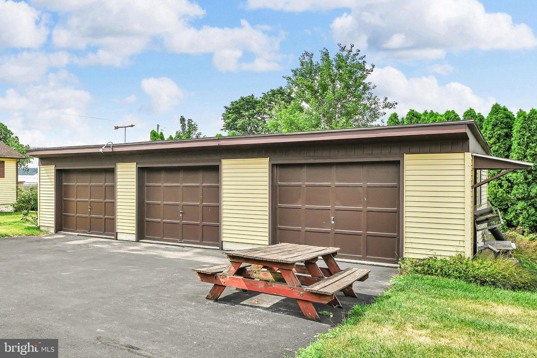 46 Martin Road Myerstown, PA 17067 - Photo 40 of 52 Garage