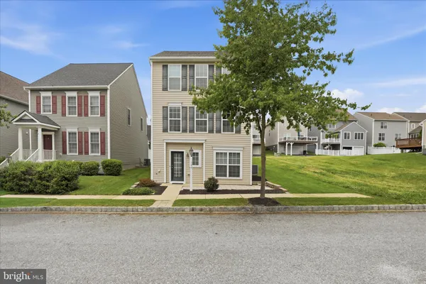 $359,900 | 304 Witwer Way, Mount Joy, PA 17552
