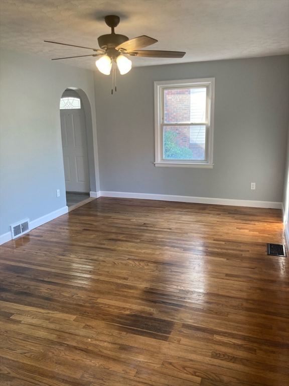 45 Pilgrim Avenue Worcester, MA 01604 - Photo 11 of 16