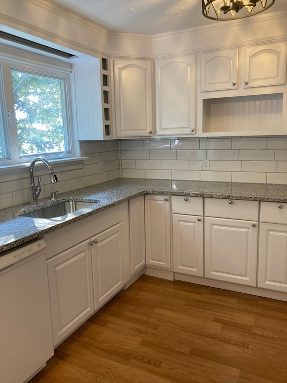 45 Pilgrim Avenue Worcester, MA 01604 - Photo 7 of 16
