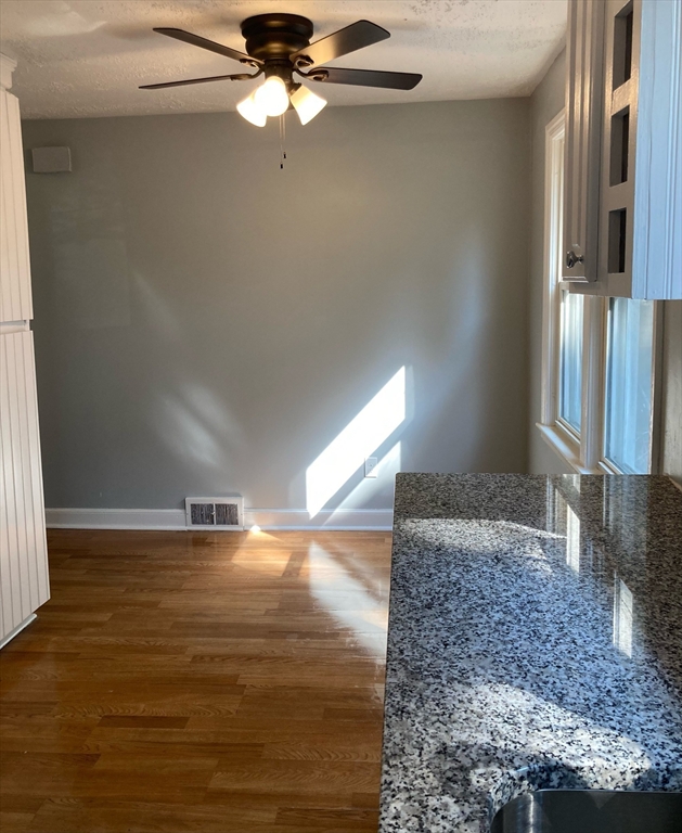 45 Pilgrim Avenue Worcester, MA 01604 - Photo 8 of 16