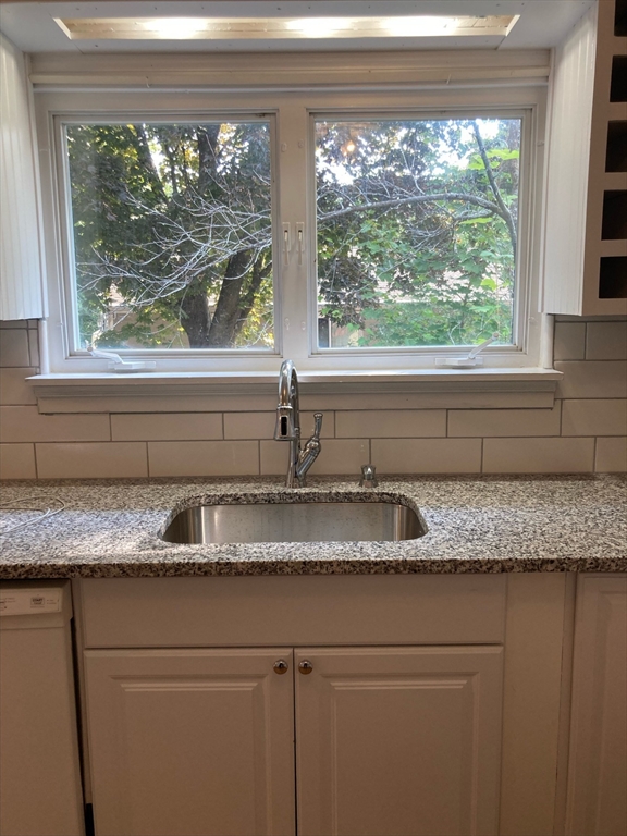 45 Pilgrim Avenue Worcester, MA 01604 - Photo 10 of 16