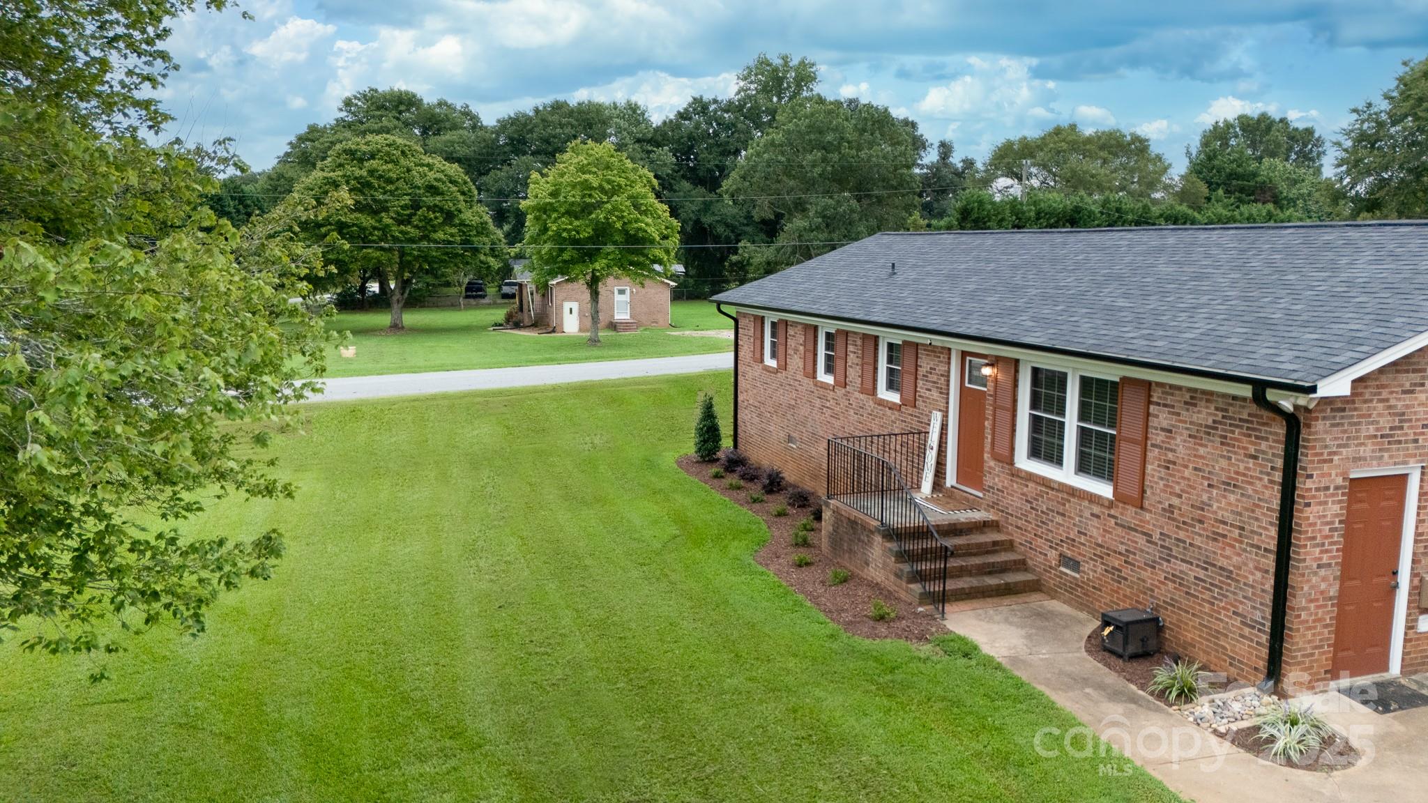 1811 Eastview Road Rock Hill, SC 29732 - Photo 2 of 35 Gallery Image 2