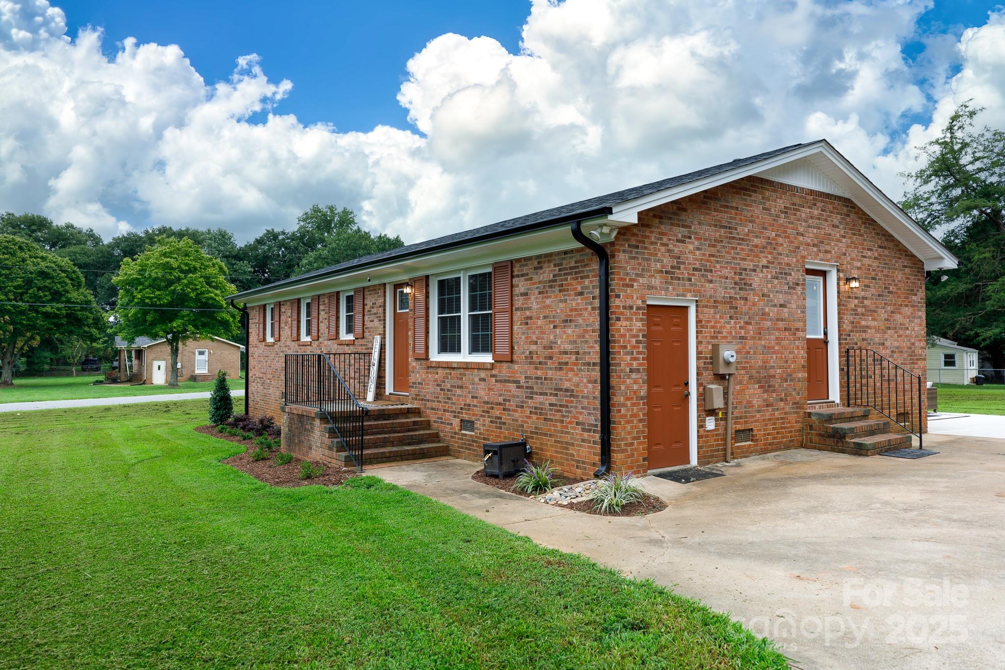 1811 Eastview Road Rock Hill, SC 29732 - Photo 3 of 35 Gallery Image 3