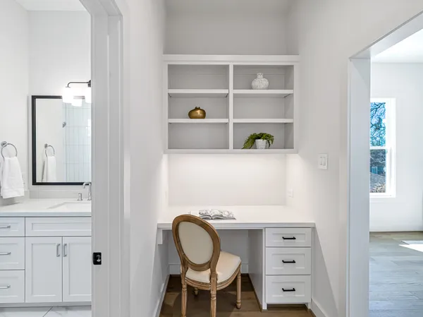 a view of a pathway of a house