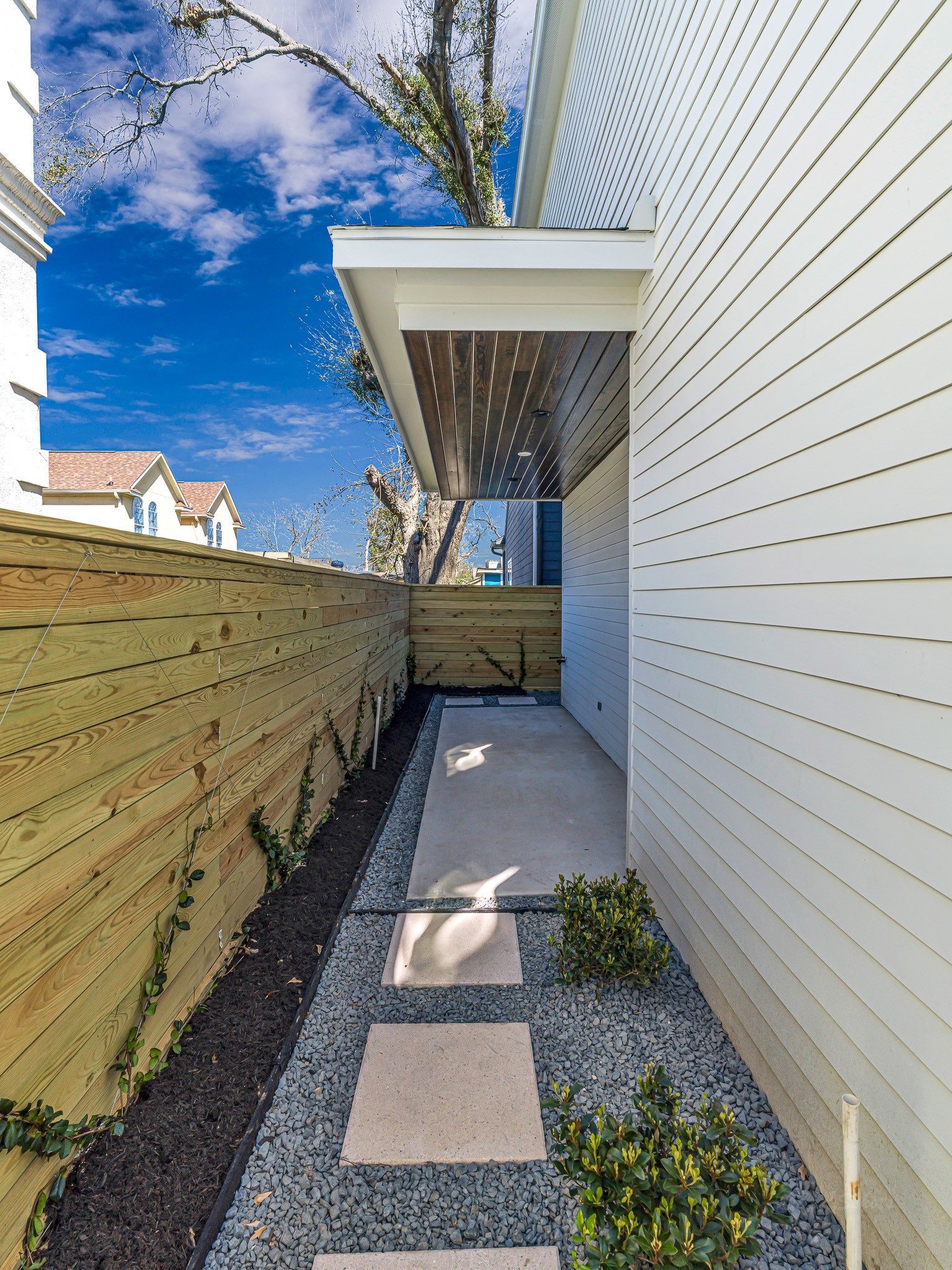 1207 Tabor Street Houston, TX 77009 - Photo 42 of 46 a view of a pathway of a house